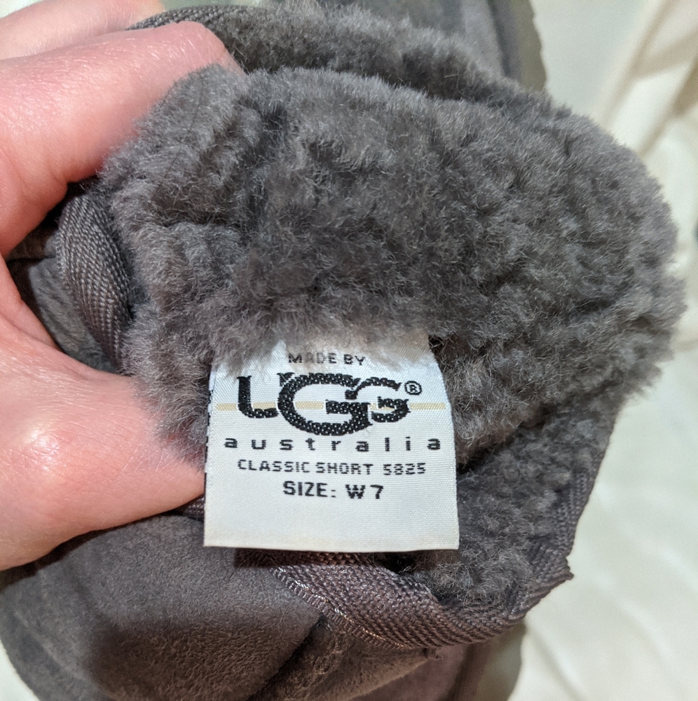 UGG - Picture 2 of 7